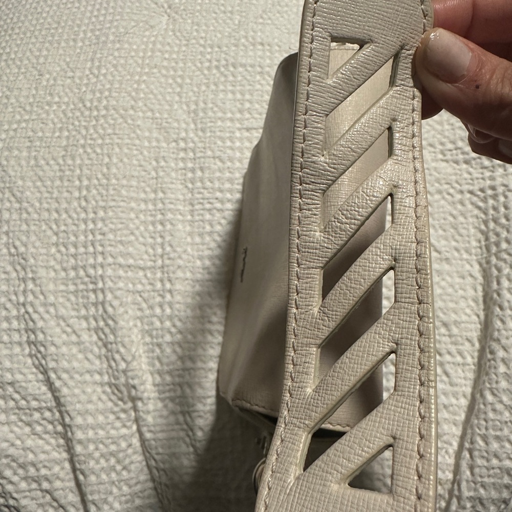 Off-White Black and Cream Diagonal Stripe bag - Picture 6 of 6